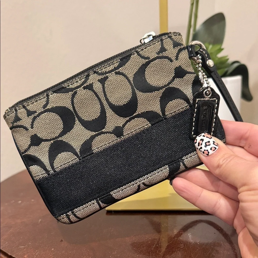 Coach elegant wristlet